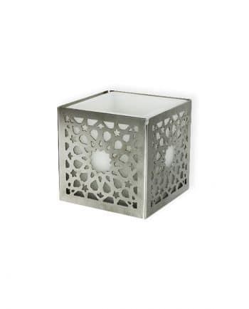 square-candle-with-arabesque-metal-container
