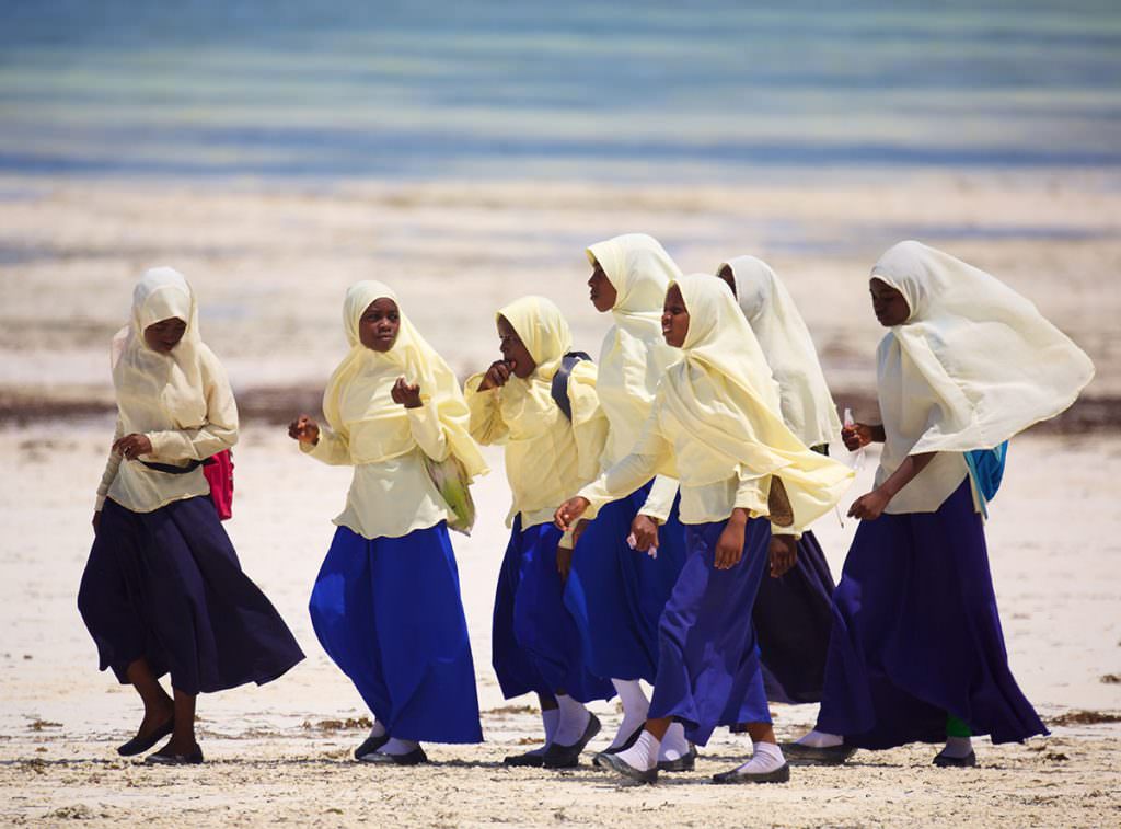 zanzibar-schoolgirls